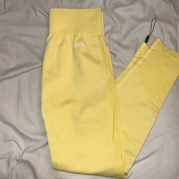 Aybl Yellow Medium leggings - Picture 2 of 3